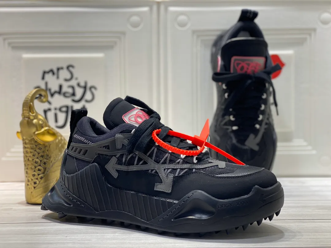 Men's Men's Shoes💰480🌼【New Style】High-end Boutique-🤷‍♂🤷‍♂OFF-WHITE x Air Jordan 】1 The joint shoe has been highly concerned by everyone since its design. The new shoe is shown in the popular Chicago bull white and yellow LOGO color scheme. The shoe body is made of cowhide, cow suede, and other materials. In addition to the X hidden on the inside of the leather, the oversized Swoosh, OFF-WHITE for Nike, Air Jordan 1 birth information and AIR are displayed on both sides of the shoe. The iconic details of OFF-WHITE can be seen on the sole and insole. You can choose a pair if you like the style. Code: 39-44 (45 can be customized